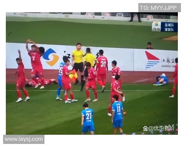 从球场到球星 看足球的那些事儿和背后的故事