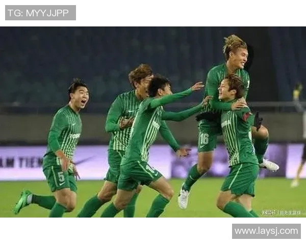 绿城足球球星的崛起与挑战：从青训到职业赛场的成长之路